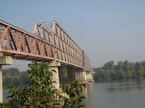 Steel truss bridge over the Sava River in Obrenovac
